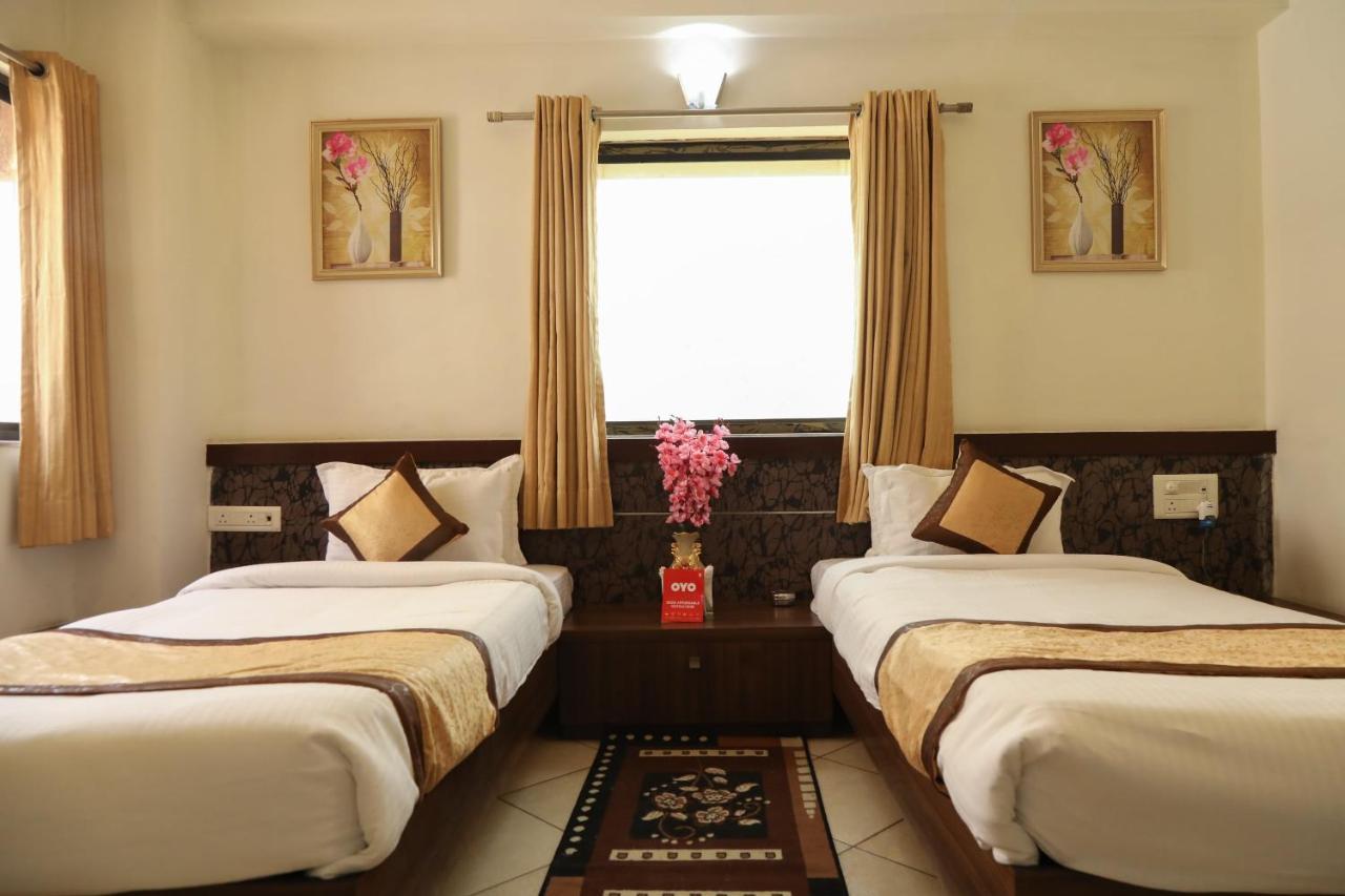 Oyo 10943 Hotel Plus Corporate Khapa  Esterno foto