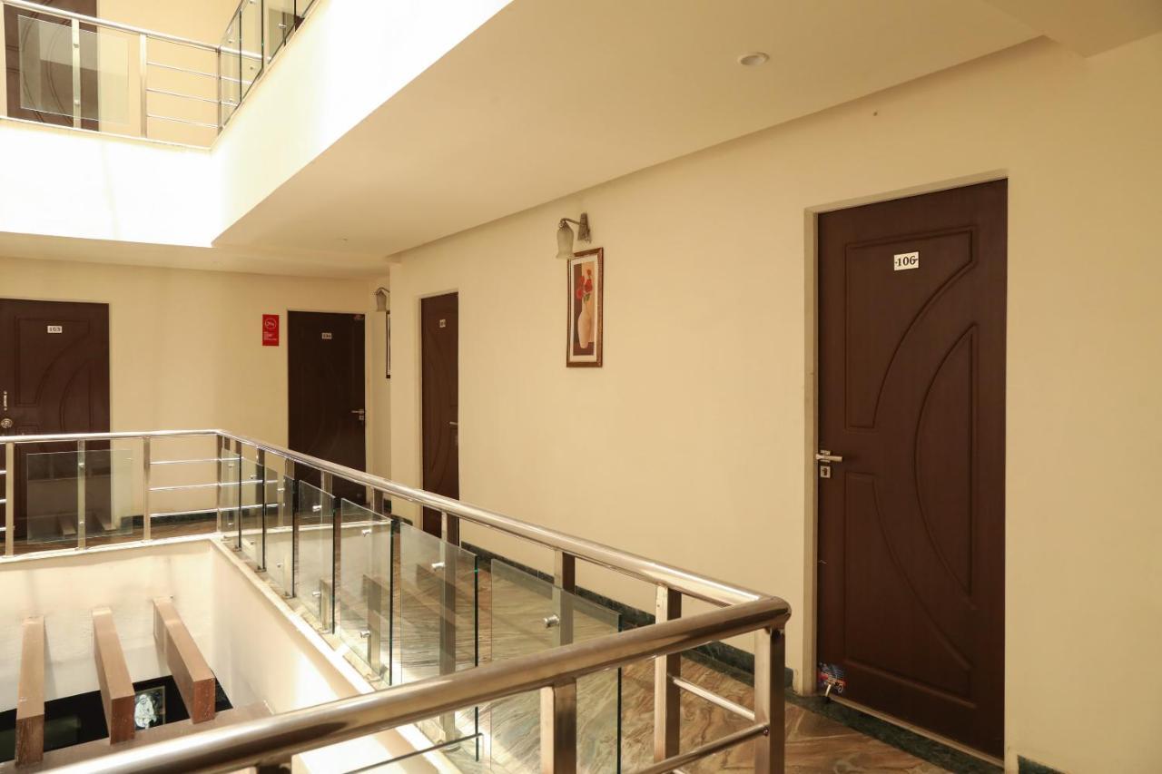 Oyo 10943 Hotel Plus Corporate Khapa  Esterno foto