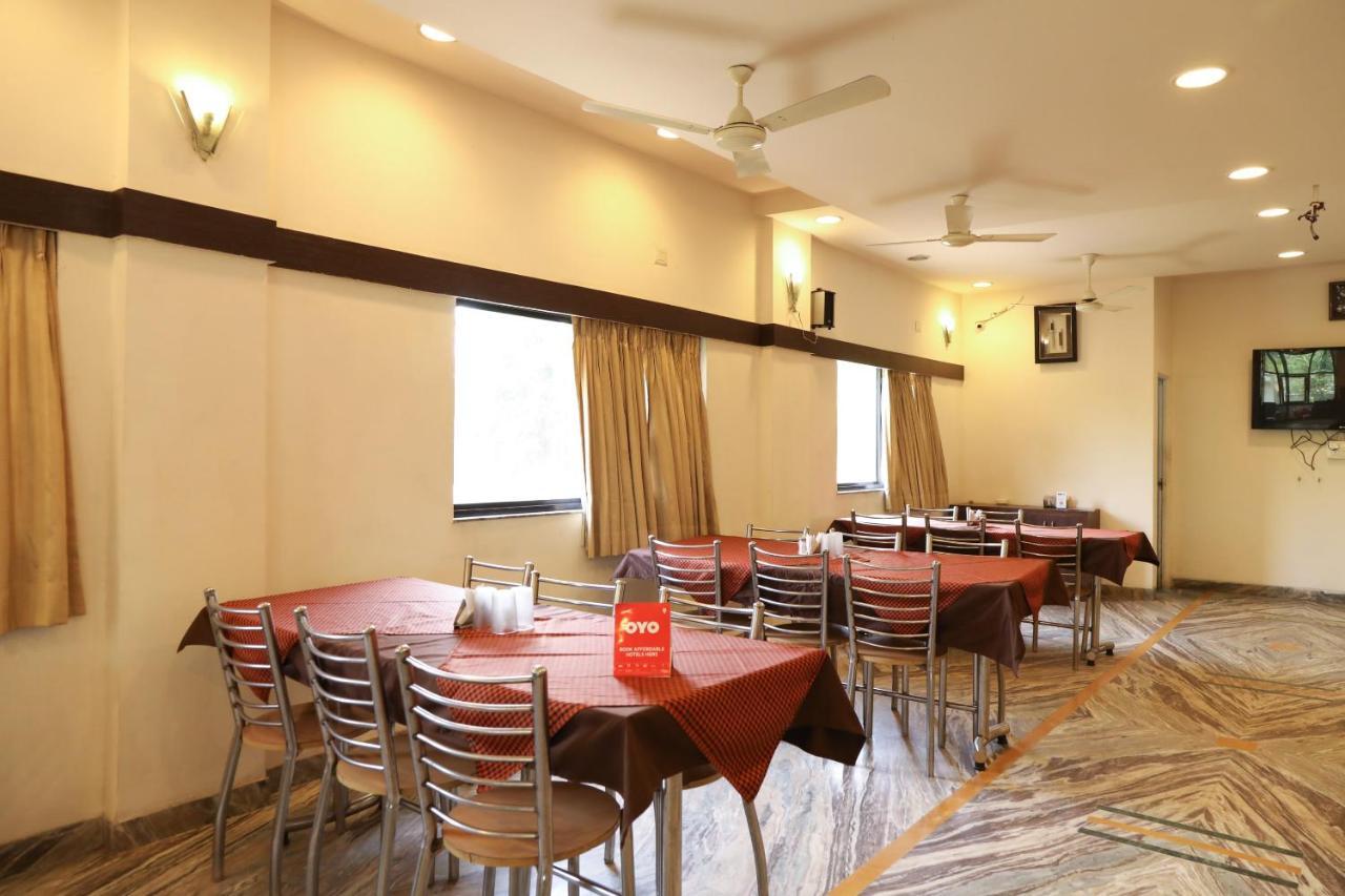 Oyo 10943 Hotel Plus Corporate Khapa  Esterno foto
